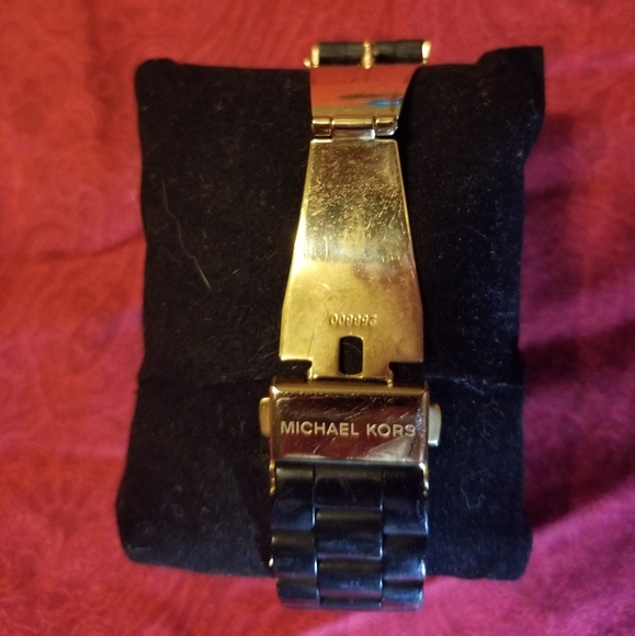 Authentic Michael Kors - Picture 12 of 16